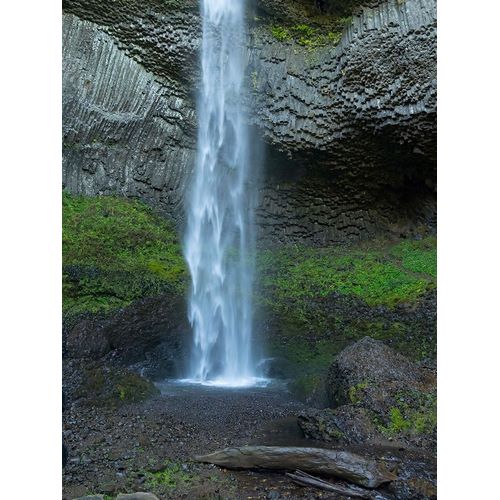 OR-Columbia River Gorge National Scenic Area-Latourell Falls